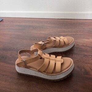 Universal Threads Sandals